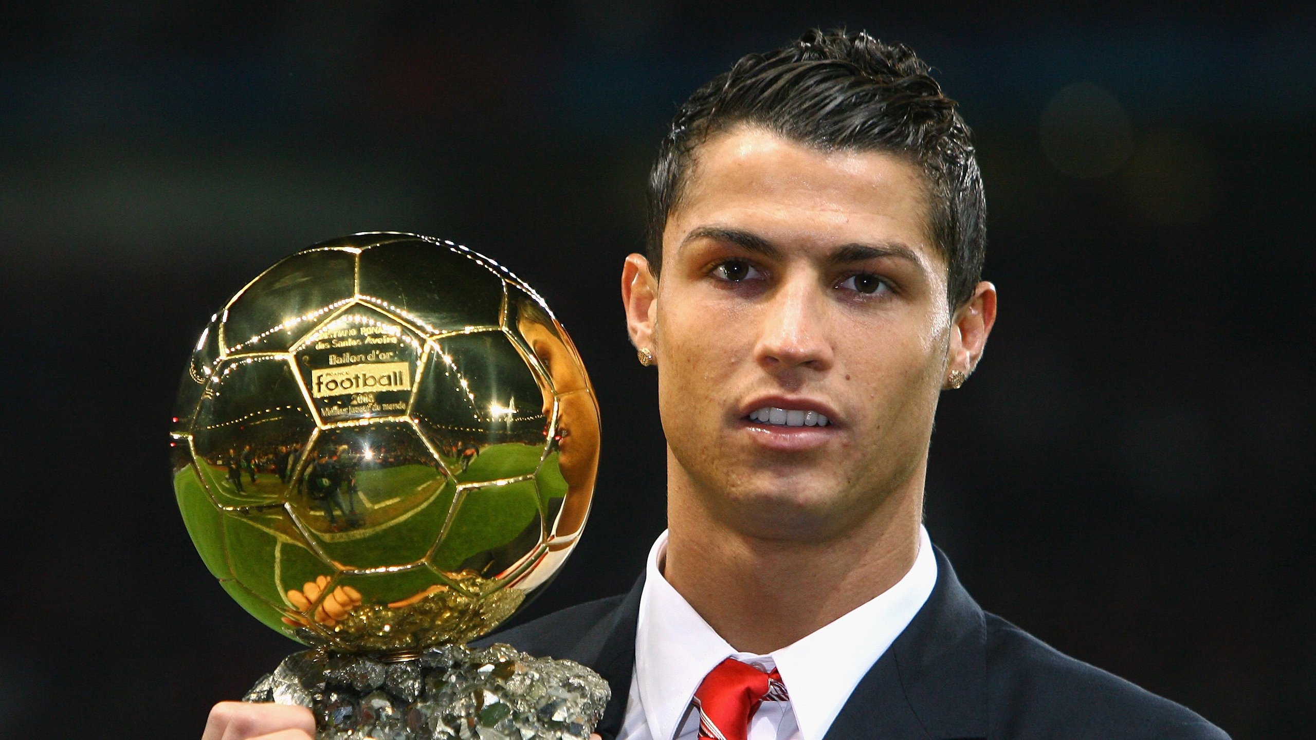 裁判判罚透明化试点取得积极反馈增强公众信任，透明人裁判所